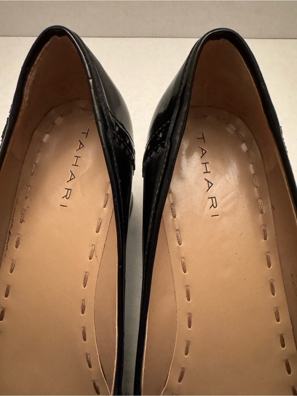 Tahari Logan Black Patent Heeled Penny Loafers Size 7.5M Classic Career - Picture 6 of 12